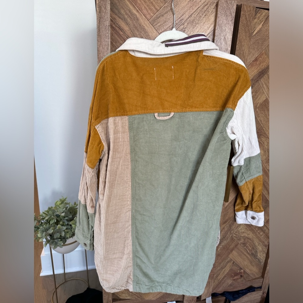 BDG Button-Up - Picture 2 of 2